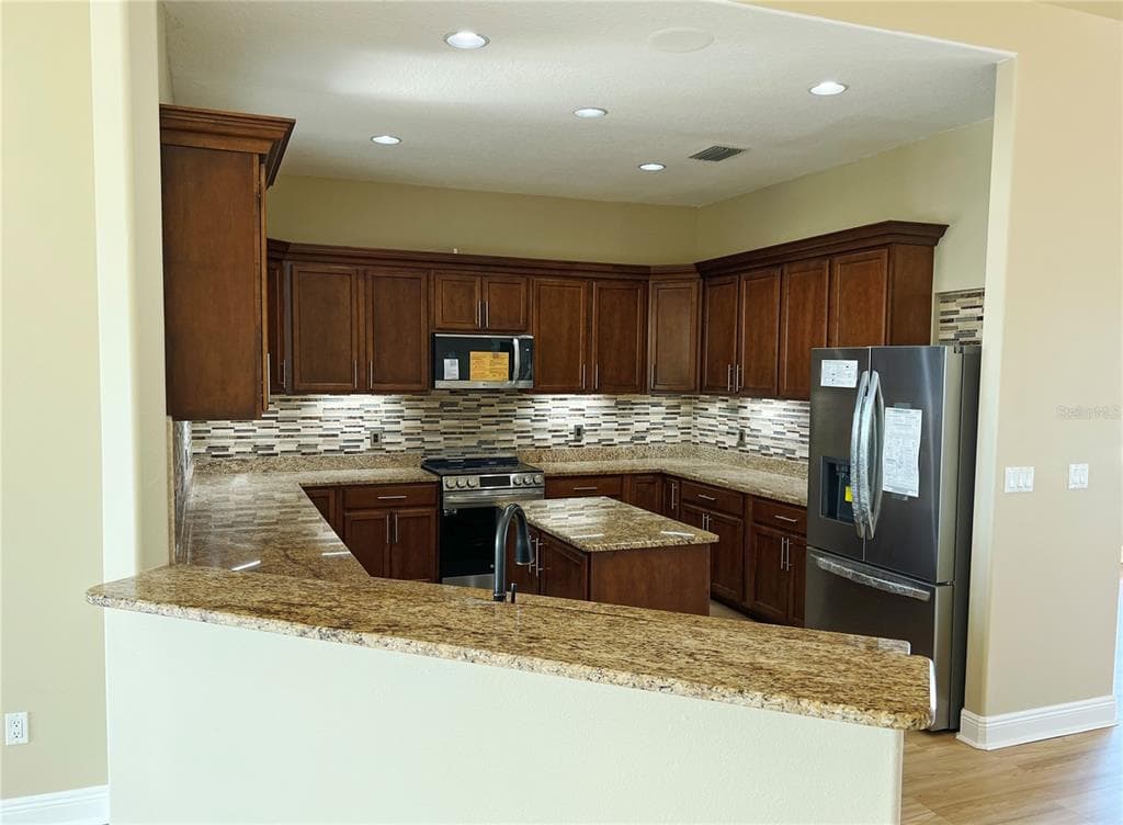 13737 VICTOR AVENUE photo 17