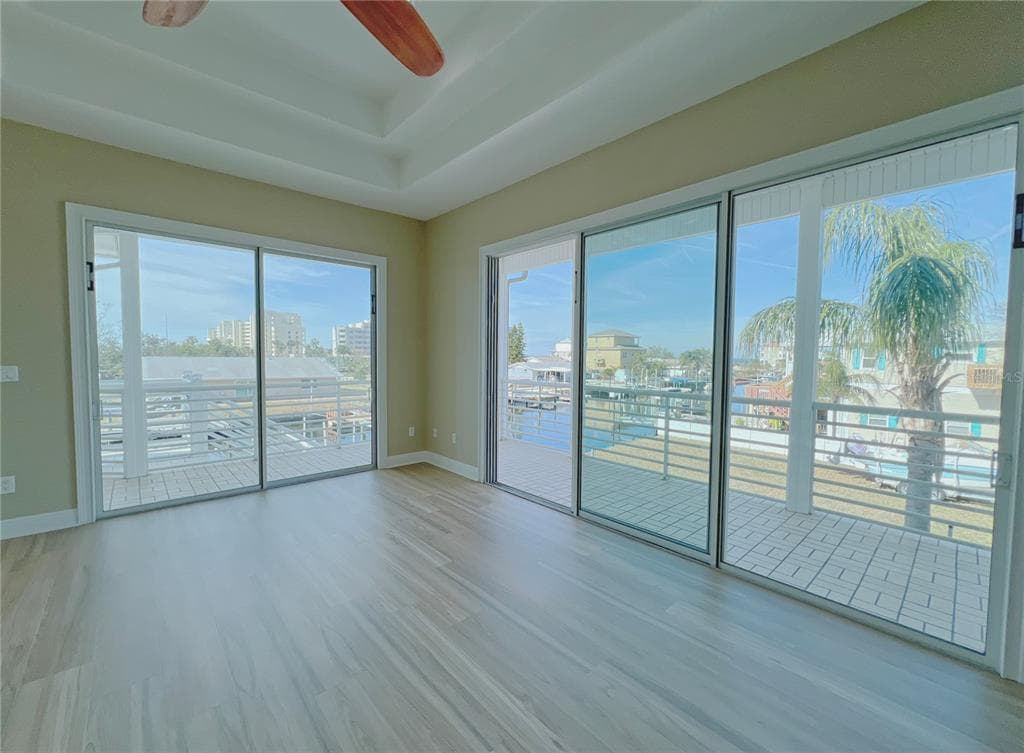 13737 VICTOR AVENUE photo 10