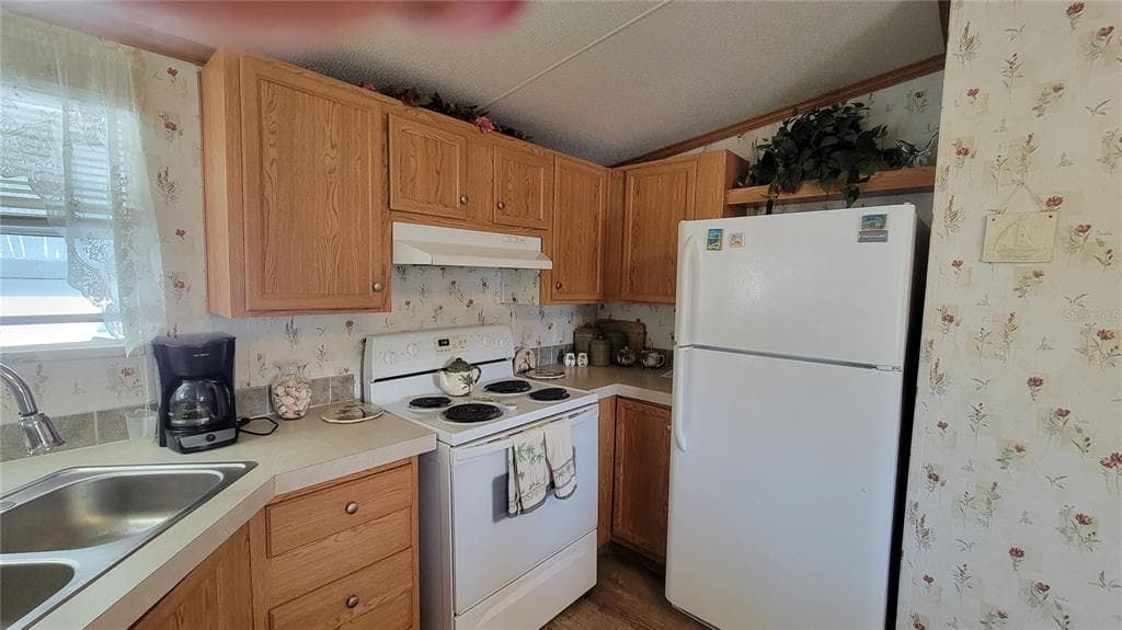 126 LAZY LAGOON DRIVE photo 10