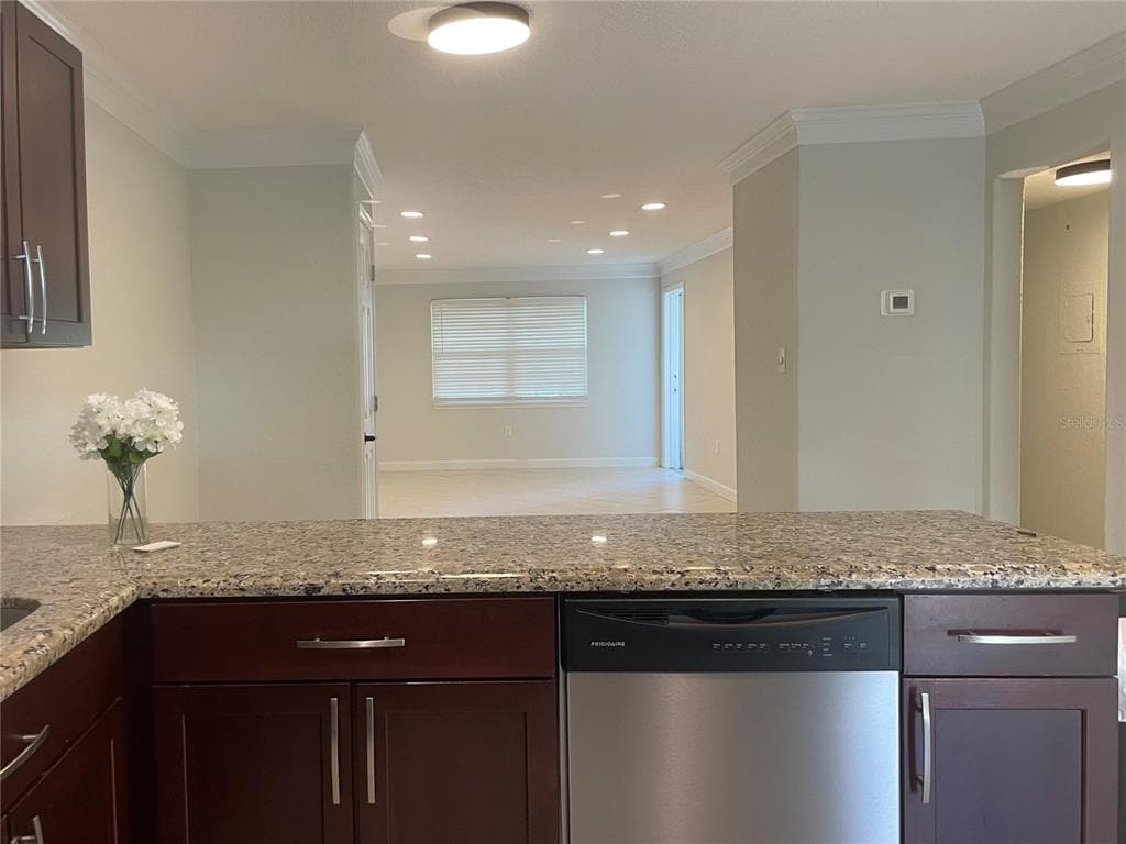 2500 LEE ROAD 202 photo 10
