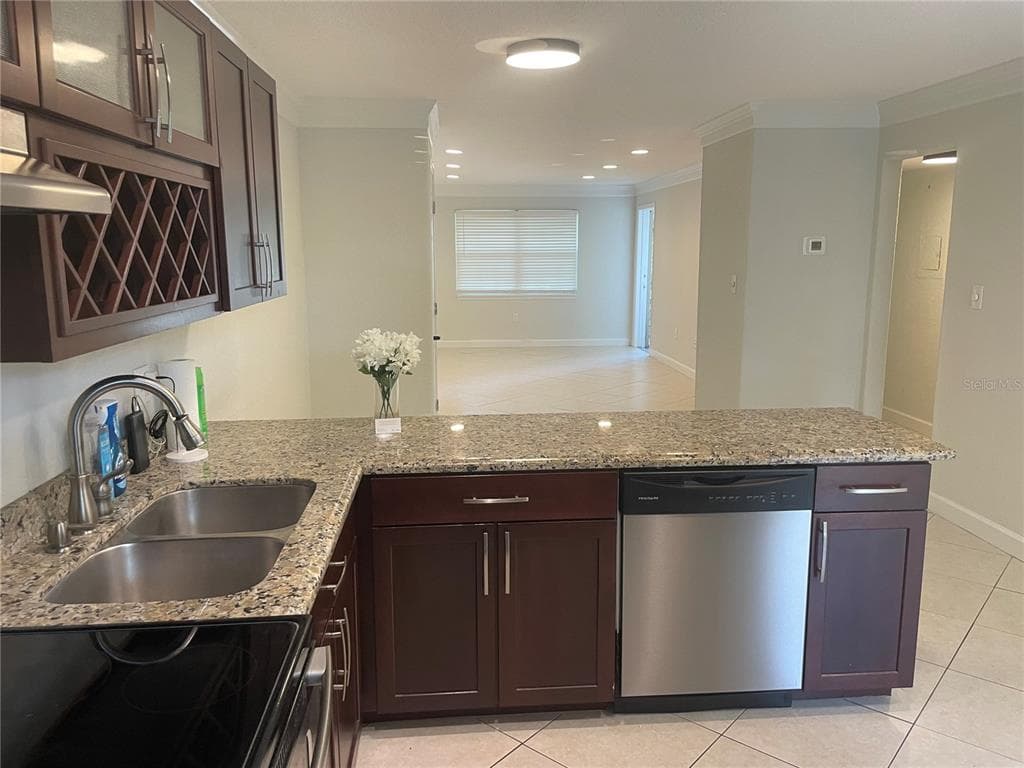 2500 LEE ROAD 202 photo 11
