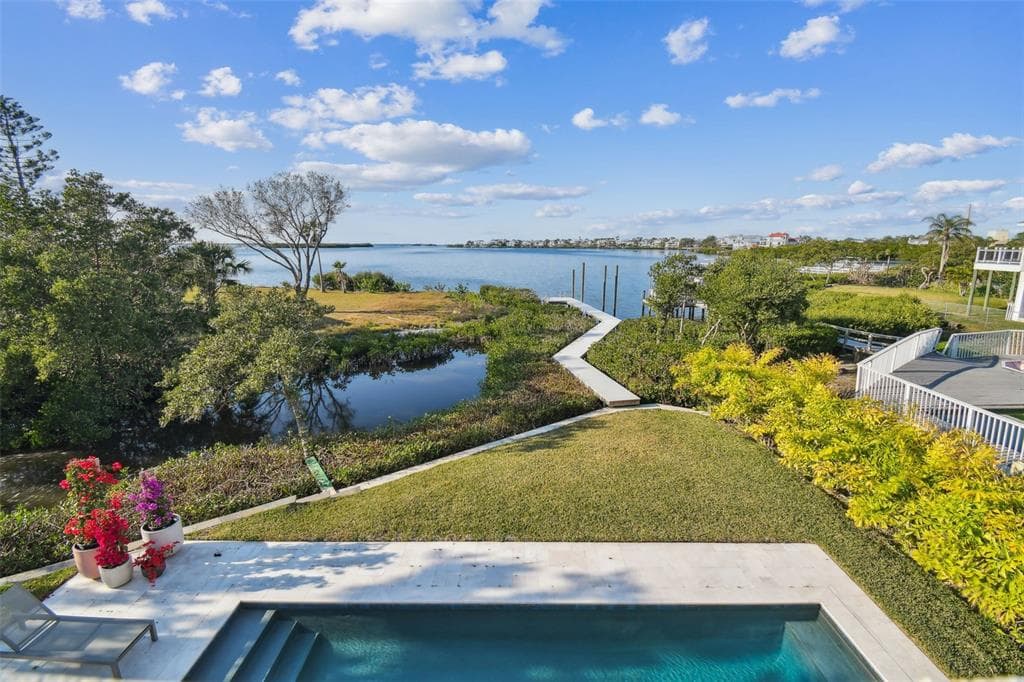1640 SEA BREEZE DRIVE photo 3