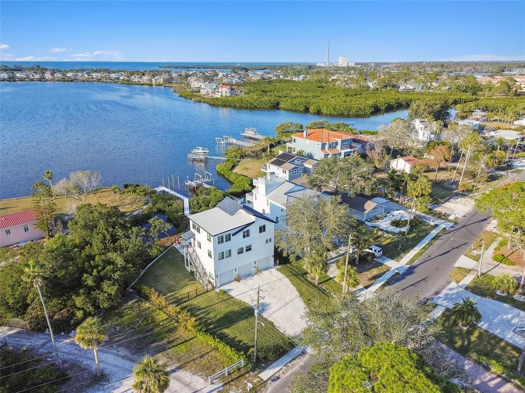 1640 SEA BREEZE DRIVE photo 1