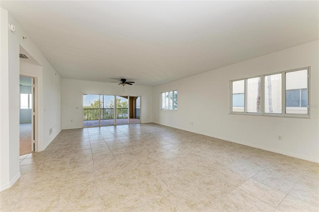 93 VIVANTE BOULEVARD 9336 photo 9