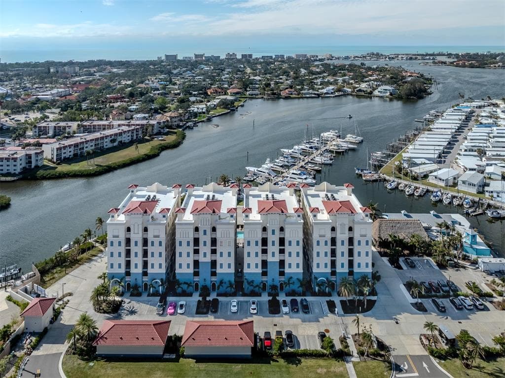 501 TAMIAMI TRAIL N 502 photo 1