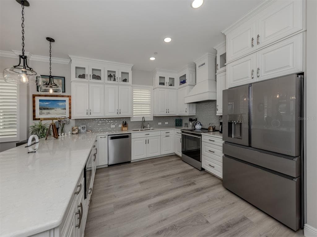 501 TAMIAMI TRAIL N 502 photo 10