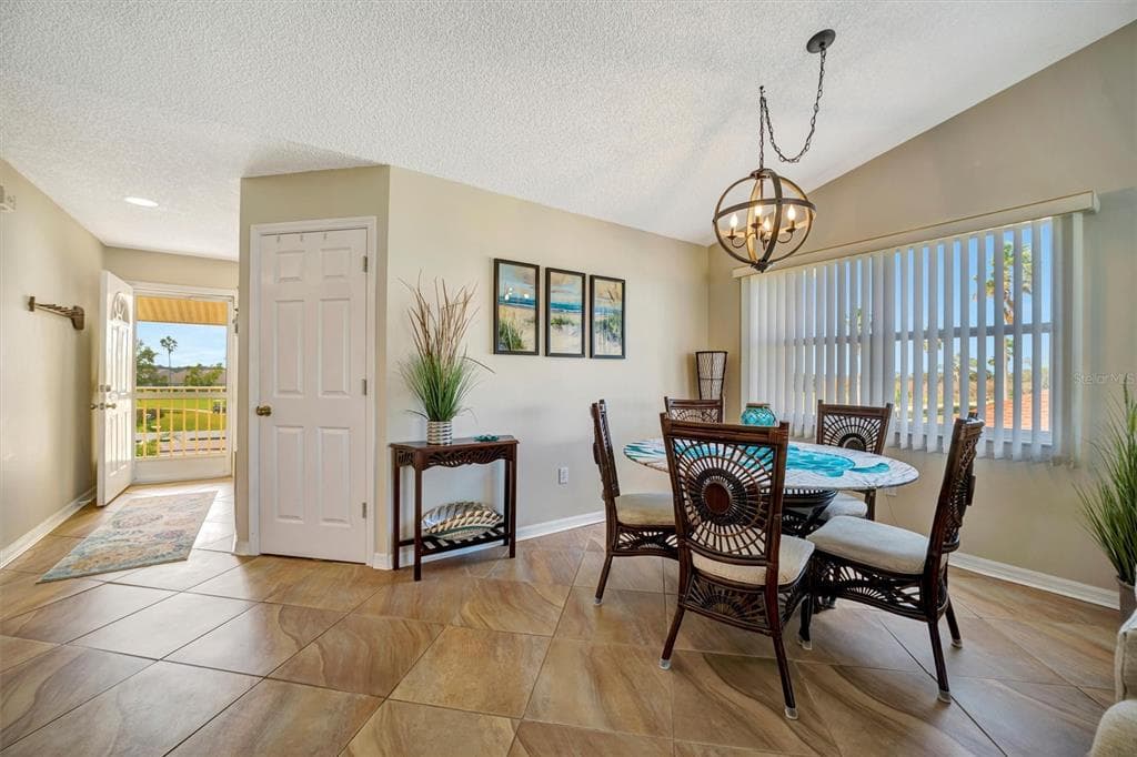 1620 FAIRWAY TRACE B photo 3