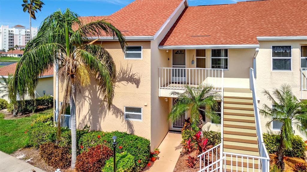 1620 FAIRWAY TRACE B photo 1