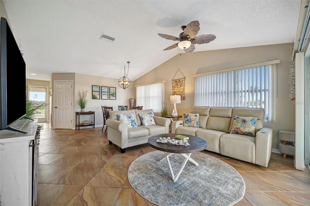 1620 FAIRWAY TRACE B photo 9