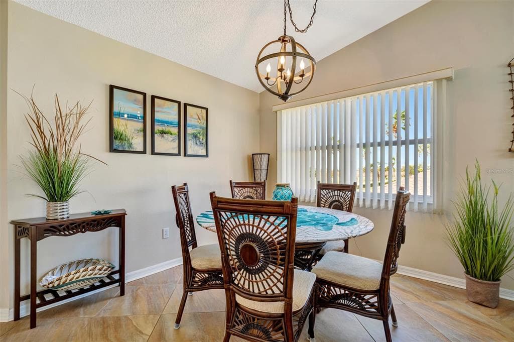 1620 FAIRWAY TRACE B photo 4