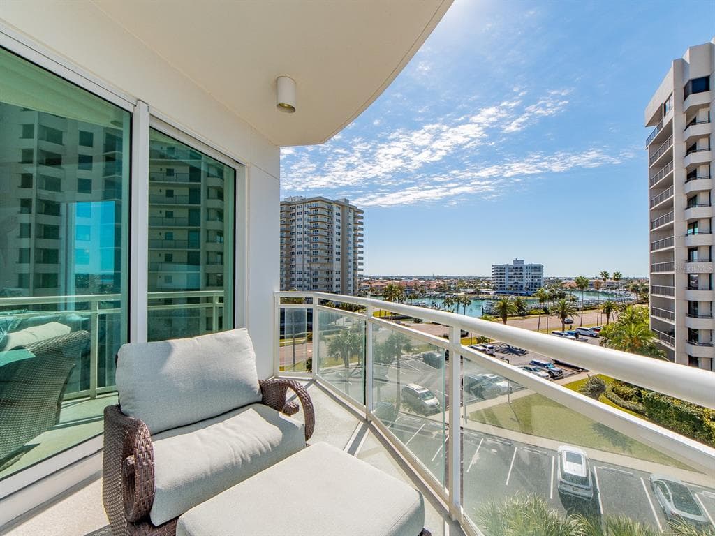1590 GULF BOULEVARD 501 photo 23