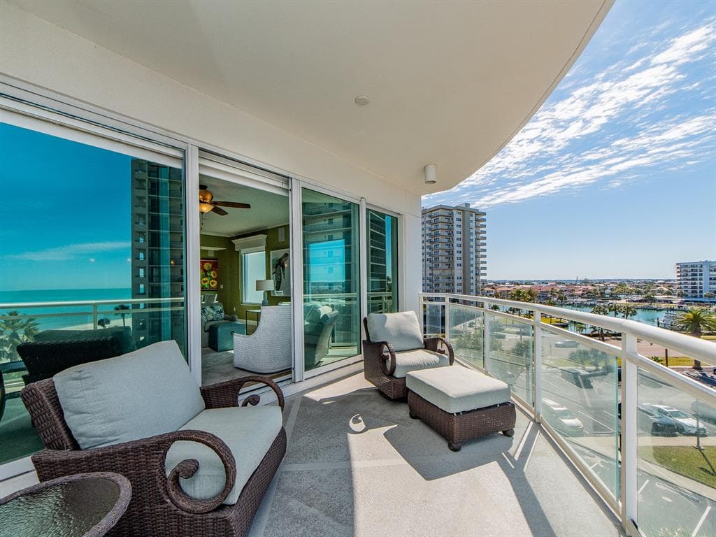 1590 GULF BOULEVARD 501 photo 18