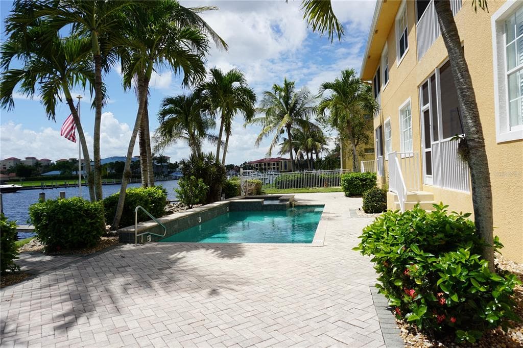 3216 PURPLE MARTIN DRIVE #121 2