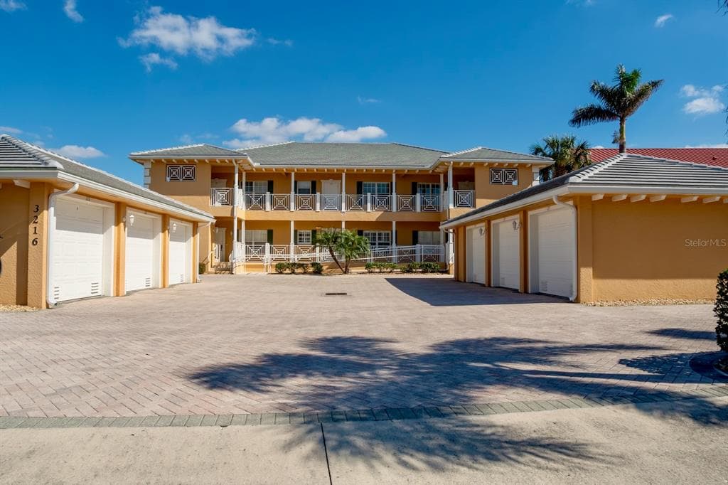 3216 PURPLE MARTIN DRIVE #121 1