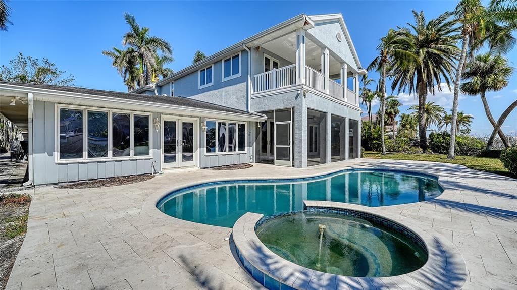 732 SIESTA DRIVE photo 13