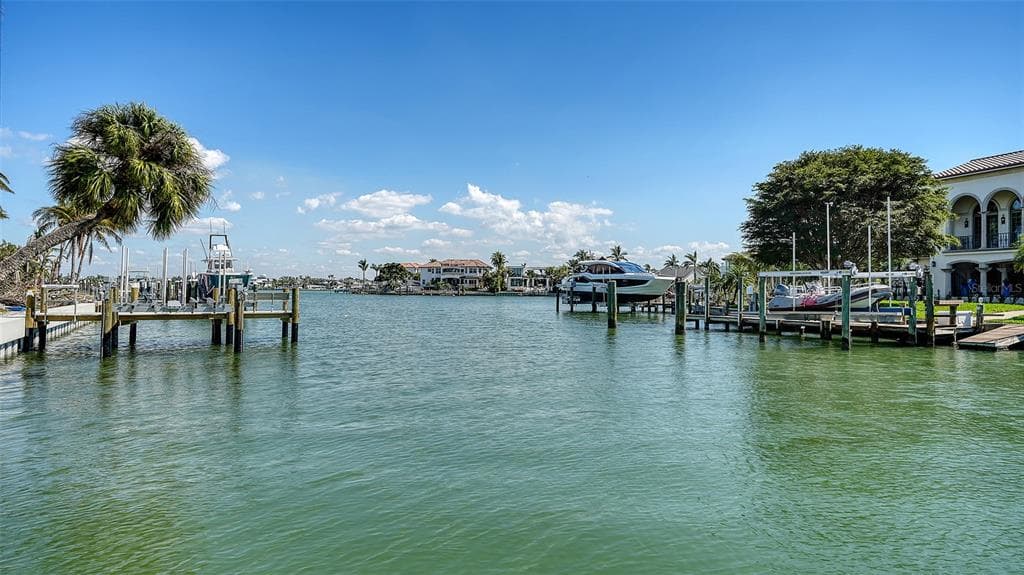 732 SIESTA DRIVE photo 19