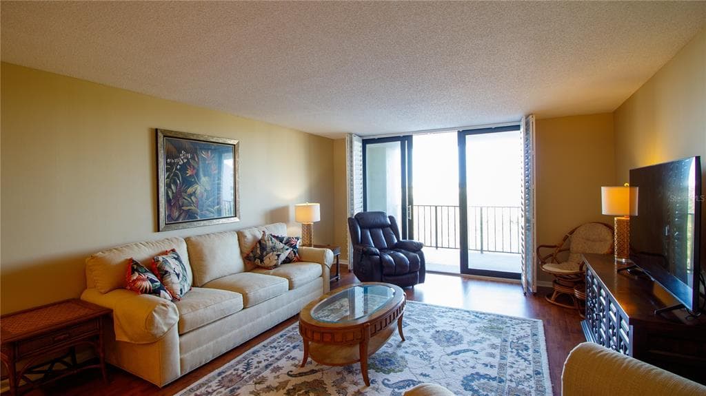 100 OAKMONT LANE 605 photo 6