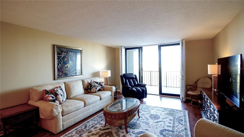 100 OAKMONT LANE 605 photo 7