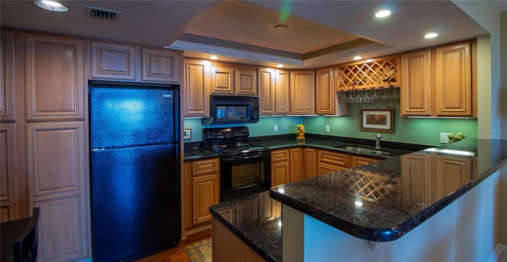 100 OAKMONT LANE 605 photo 9