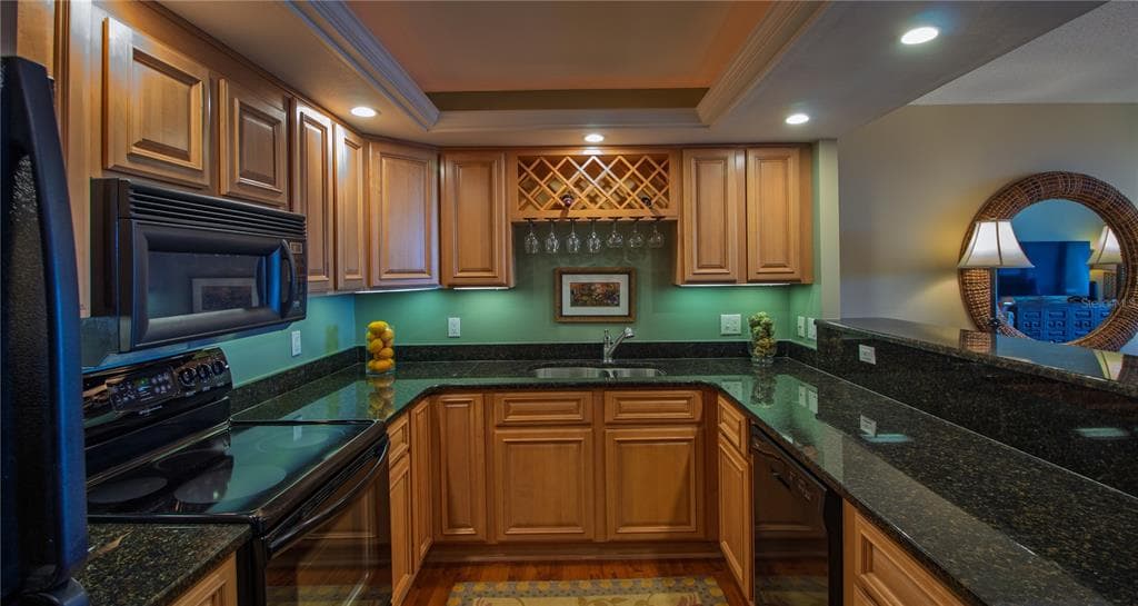 100 OAKMONT LANE 605 photo 10