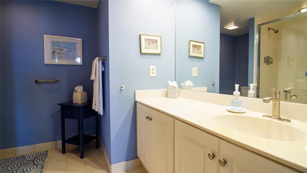 100 OAKMONT LANE 605 photo 19