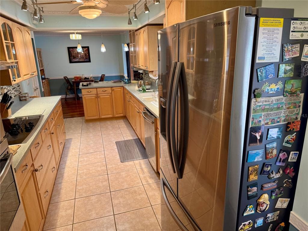468 CEIL DRIVE photo 24