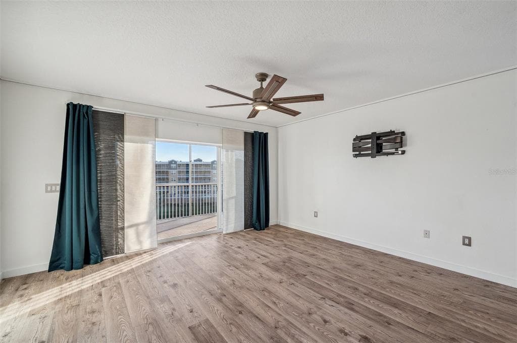 960 STARKEY ROAD 3406 photo 17