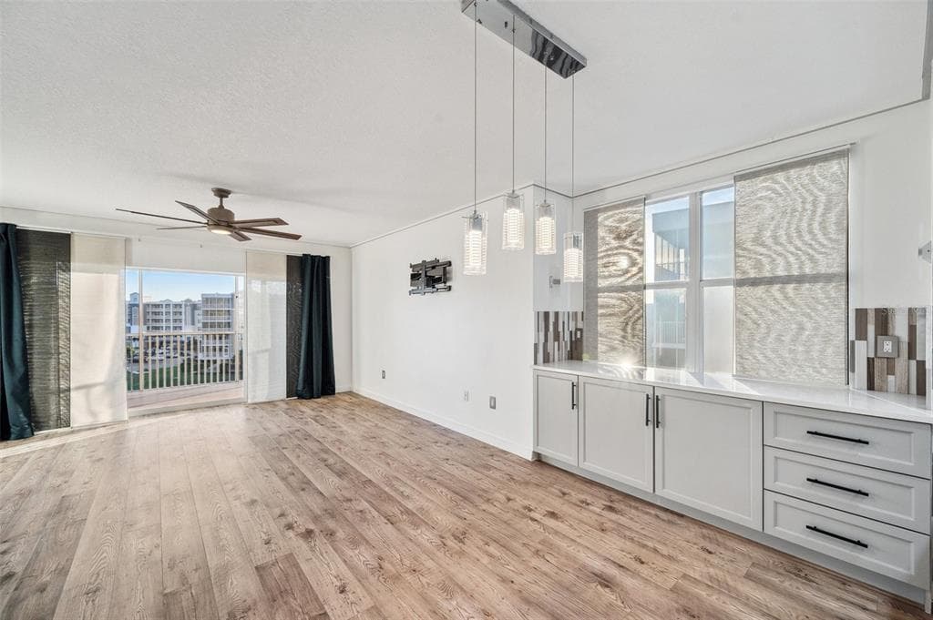 960 STARKEY ROAD 3406 photo 5