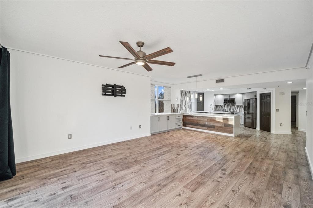 960 STARKEY ROAD 3406 photo 10