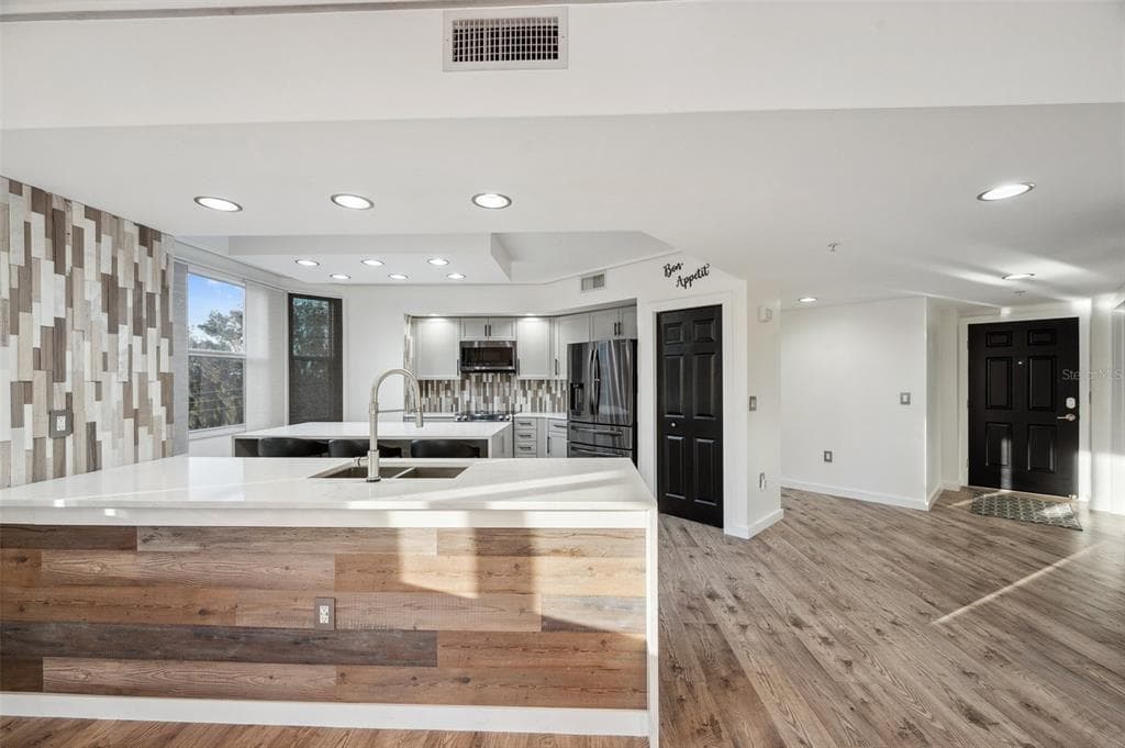 960 STARKEY ROAD 3406 photo 18