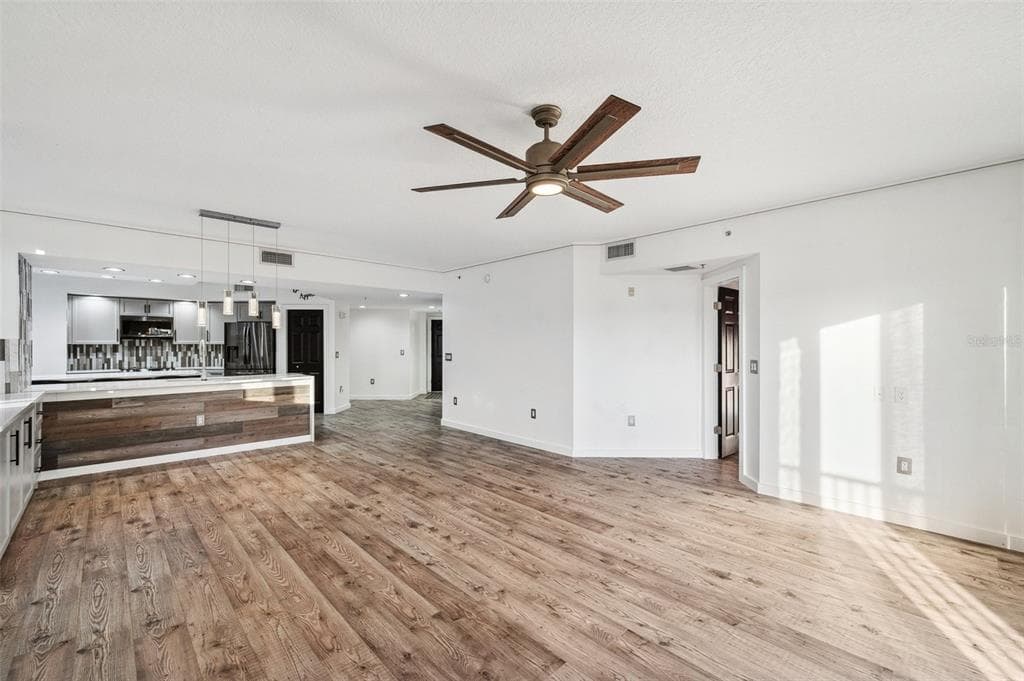 960 STARKEY ROAD 3406 photo 19