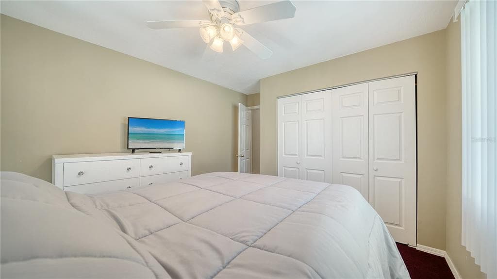 462 ISLAND CIRCLE photo 16