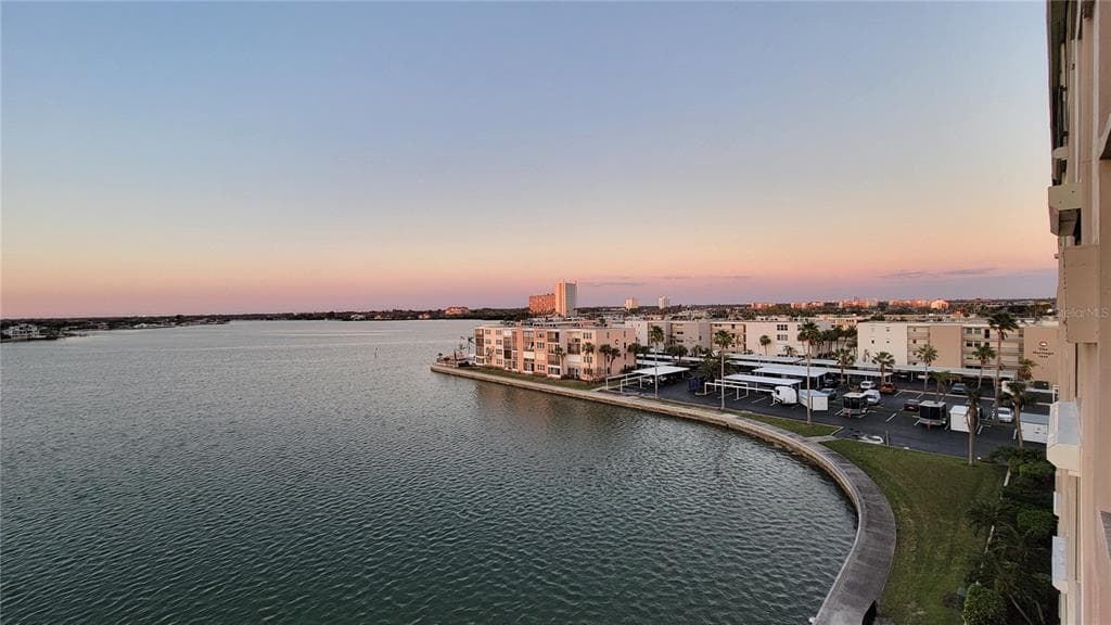 7700 SUN ISLAND DRIVE S 608 photo 17