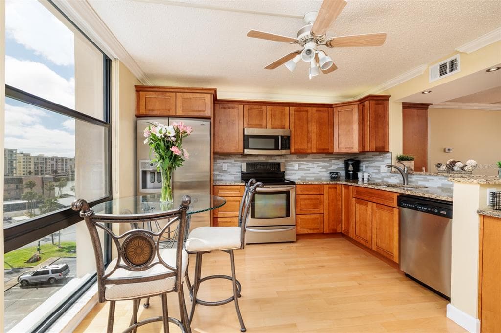 7700 SUN ISLAND DRIVE S 608 photo 22