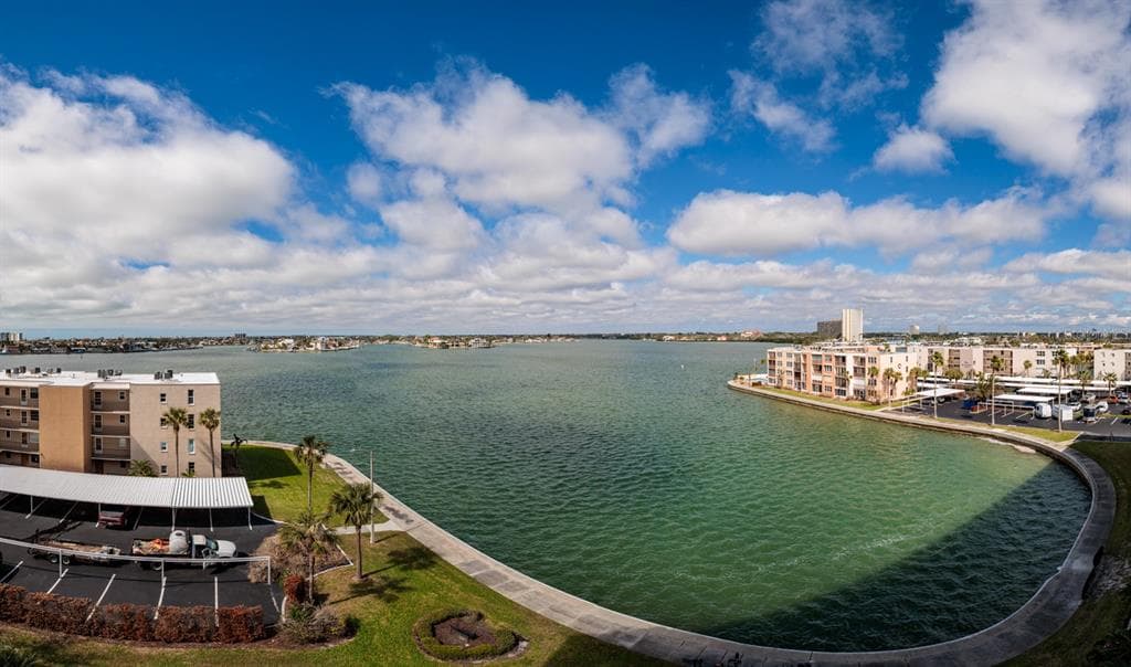 7700 SUN ISLAND DRIVE S 608 photo 20