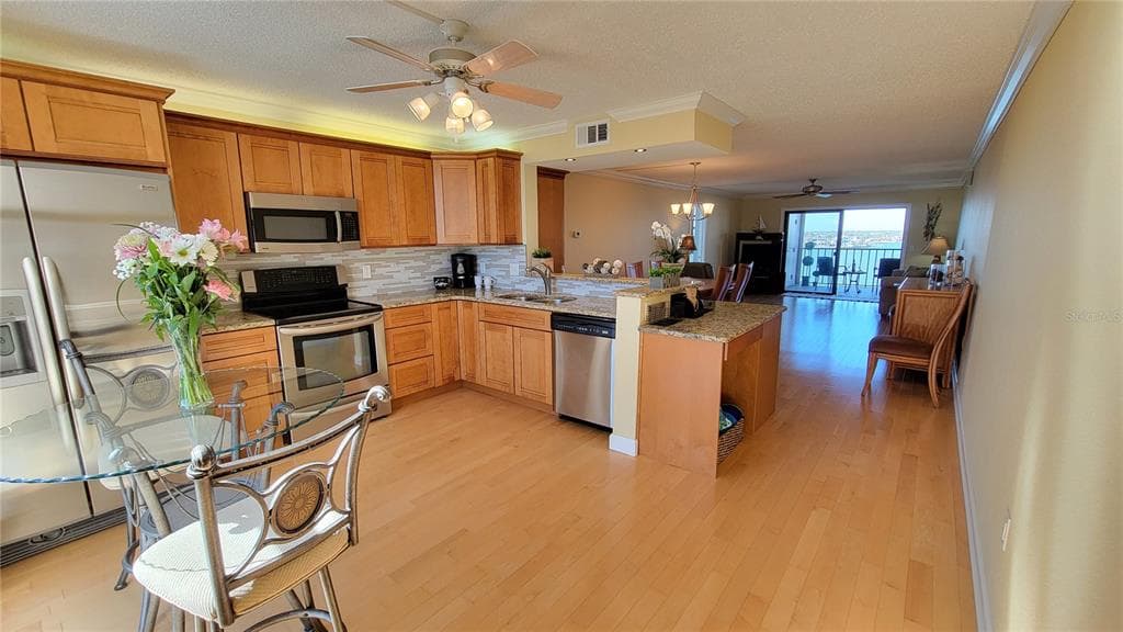 7700 SUN ISLAND DRIVE S 608 photo 24