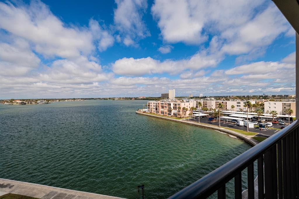 7700 SUN ISLAND DRIVE S 608 photo 14