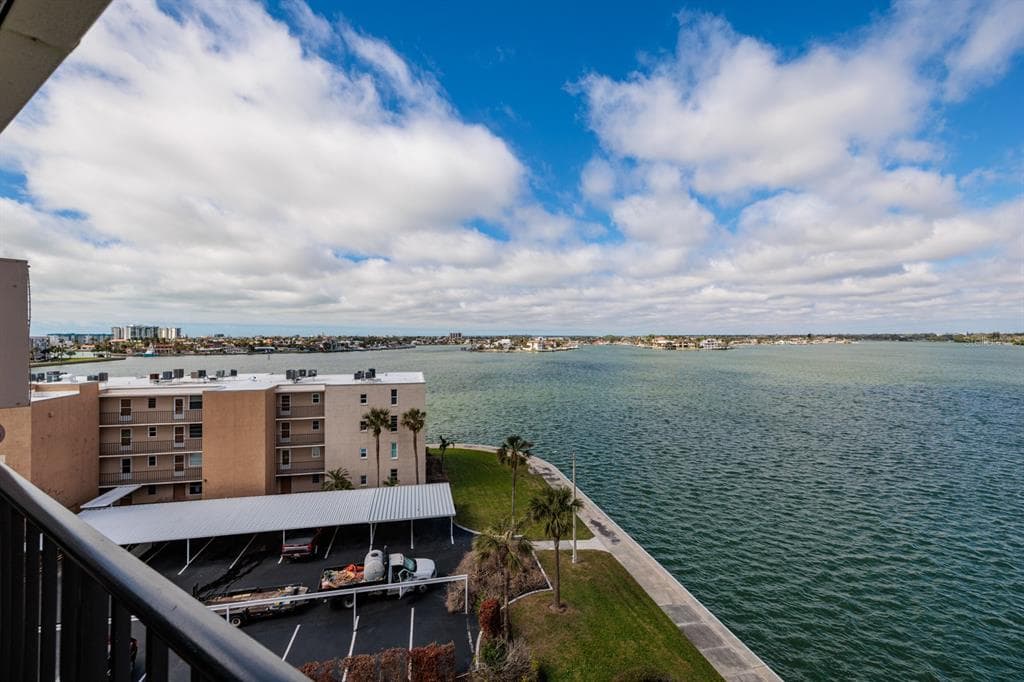 7700 SUN ISLAND DRIVE S 608 photo 18