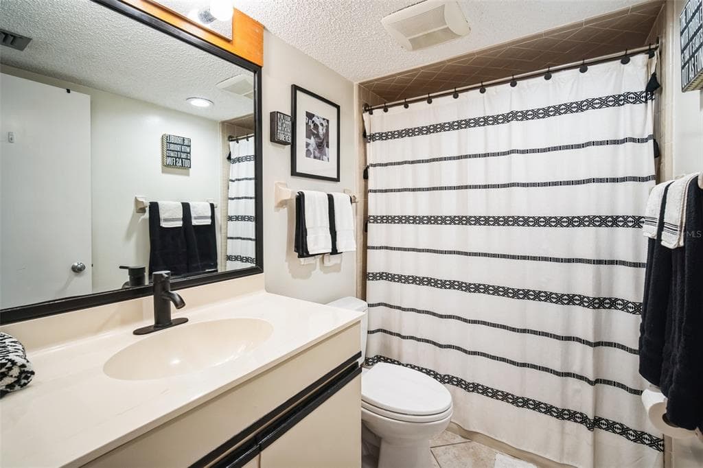 1000 RIVERSIDE DRIVE B102 photo 16