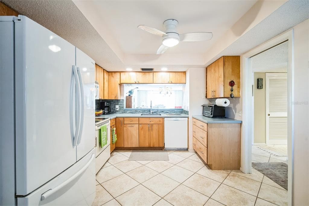 1000 RIVERSIDE DRIVE B102 photo 9