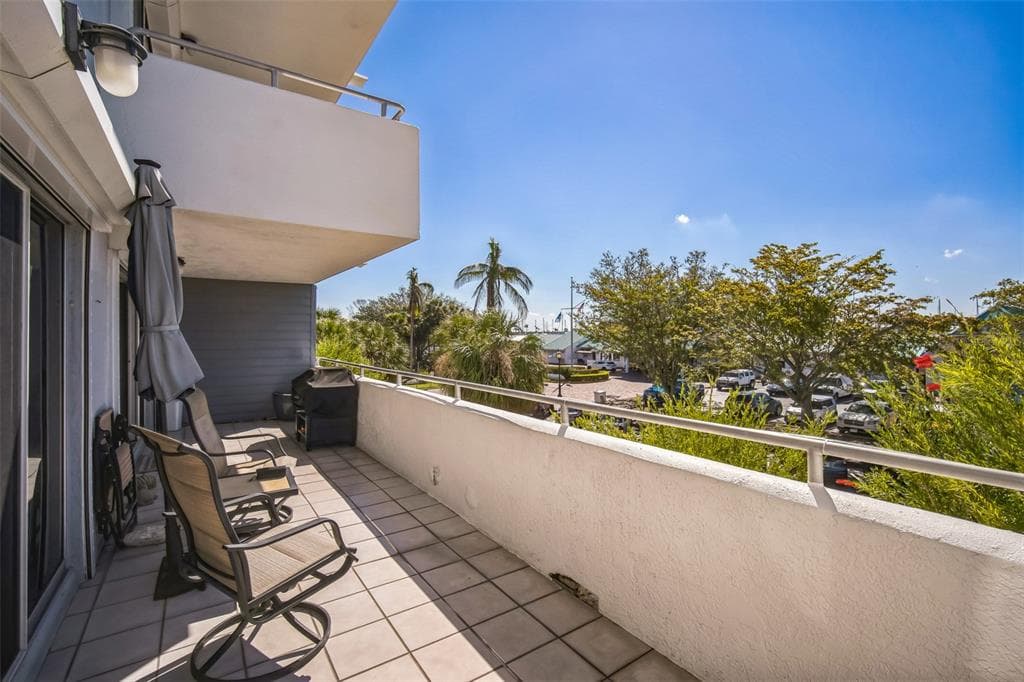 1000 RIVERSIDE DRIVE B102 photo 8
