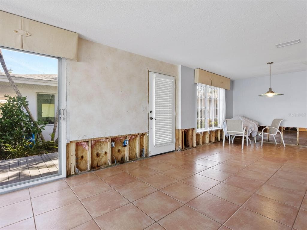 1374 MOONMIST DRIVE B1 photo 18