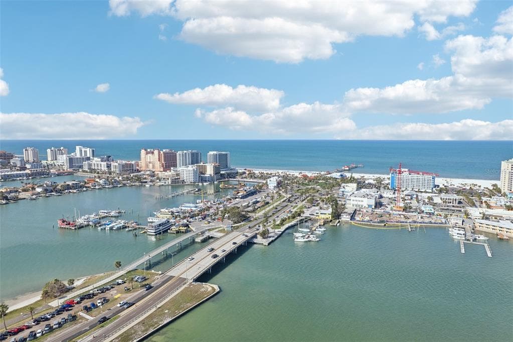 200 WINDWARD PASSAGE 84 photo 22