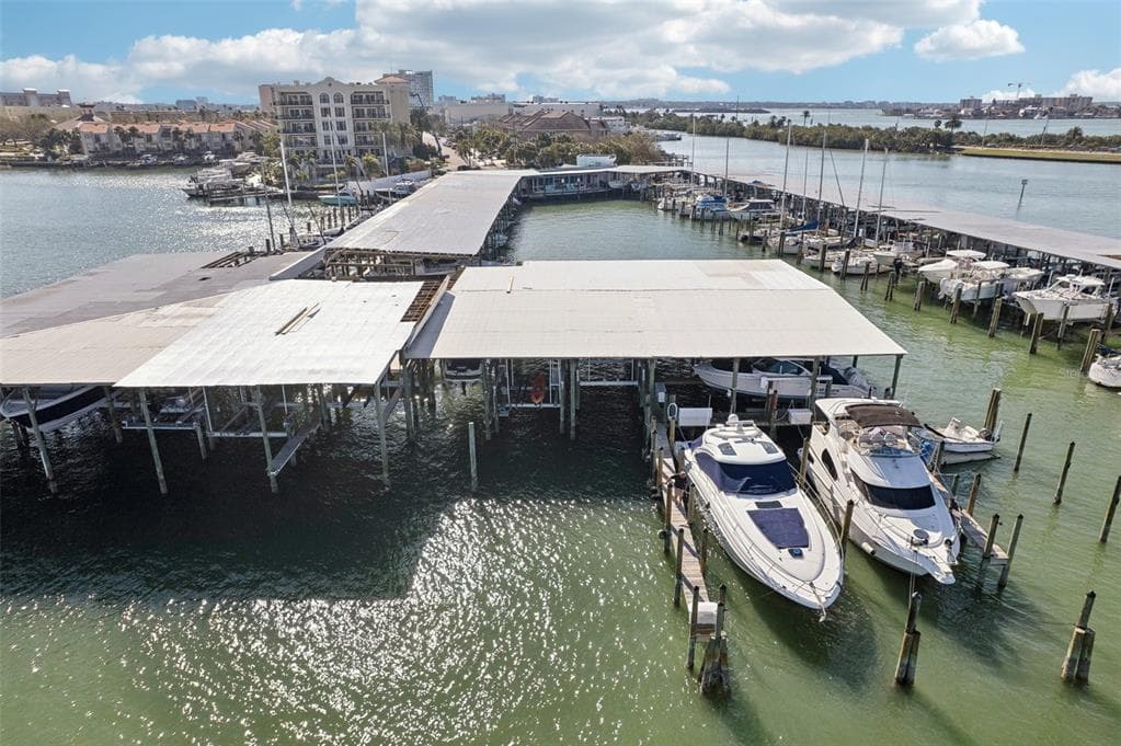 200 WINDWARD PASSAGE 84 photo 1