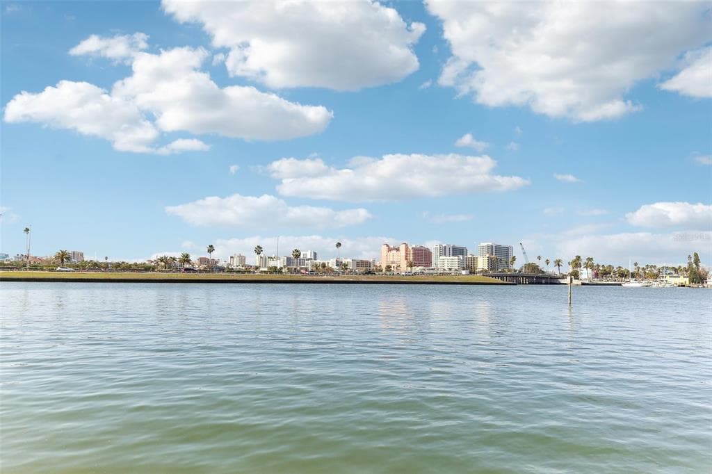 200 WINDWARD PASSAGE 84 photo 20