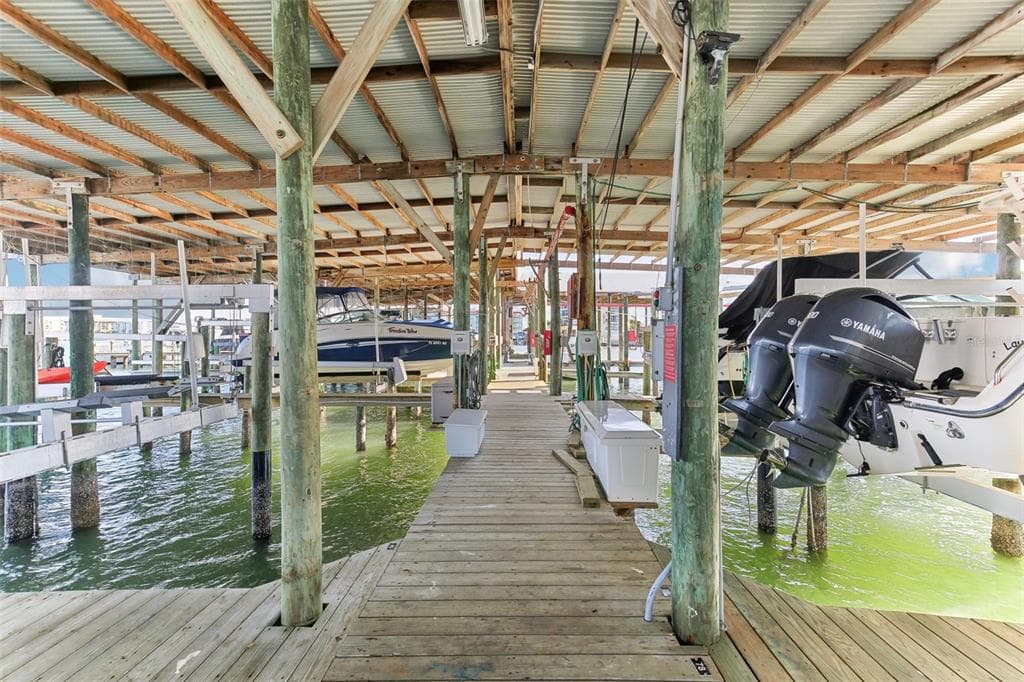 200 WINDWARD PASSAGE 84 photo 11