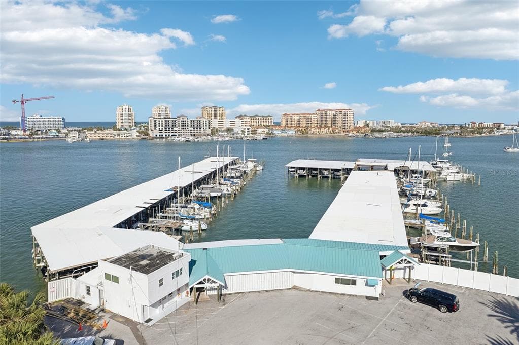 200 WINDWARD PASSAGE 84 photo 21