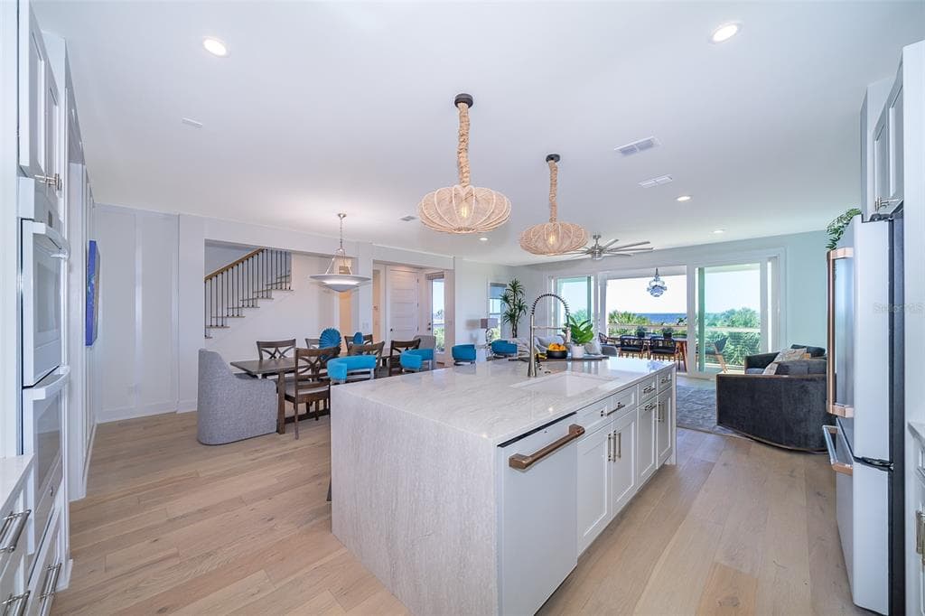 204 SURFVIEW LANE photo 8