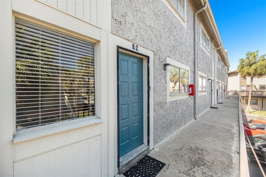 6311 NEWTOWN CIRCLE 11B2 photo 2
