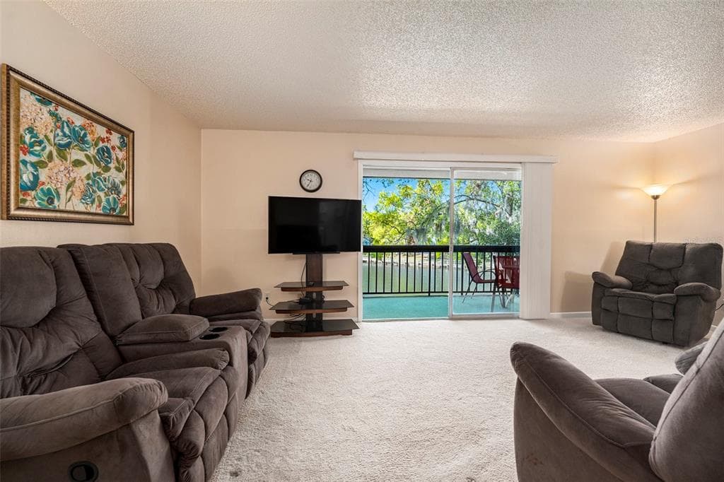 6311 NEWTOWN CIRCLE 11B2 photo 6